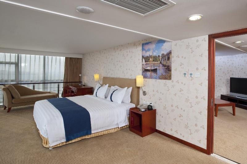 Holiday Inn Express Tianjin Airport, An Ihg Hotel Екстер'єр фото